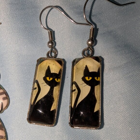 $3 with Bundle ~ Cat Earring Lot 5080 - Picture 3 of 5